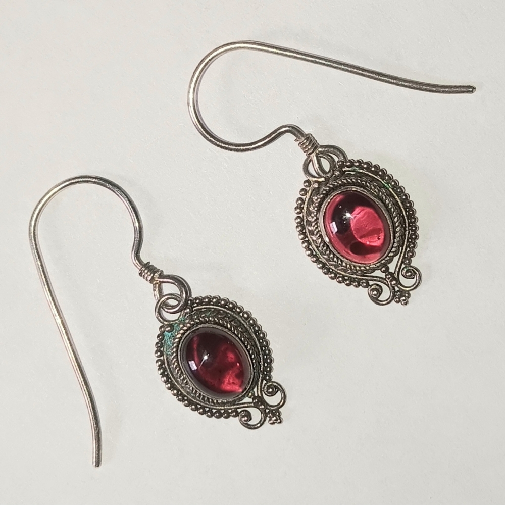 Vintage Oval Red Garnet .925 Sterling Silver Dangle Earrings
